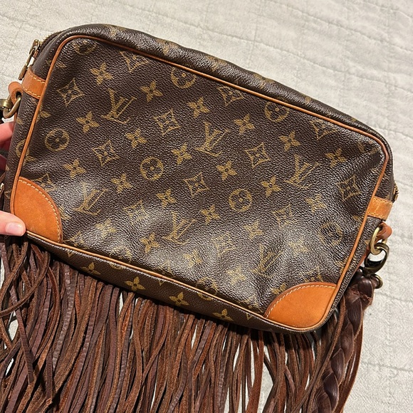 Vintage boho Louis Vuitton crossbody - Picture 9 of 11